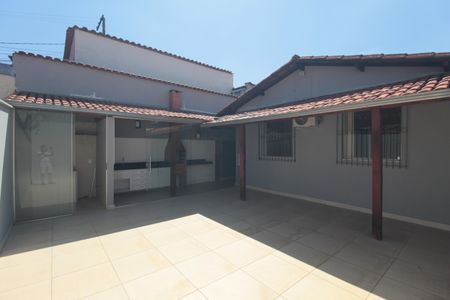 Casa à venda com 46m², 2 quartos e 2 vagasQuintal