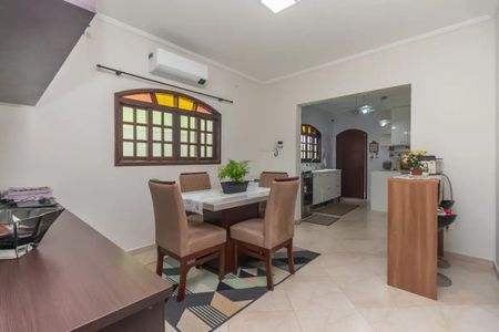 Casa à venda com 3 quartos, 222m² em Parque Anhanguera, São Paulo