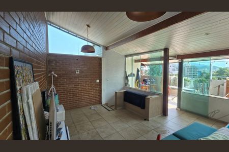 Apartamento à venda com 120m², 2 quartos e 2 vagasÁrea externa