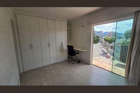 Quarto de apartamento à venda com 2 quartos, 120m² em Vila Valqueire, Rio de Janeiro