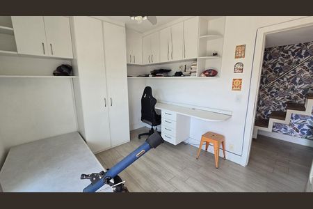 Quarto de apartamento à venda com 2 quartos, 120m² em Vila Valqueire, Rio de Janeiro
