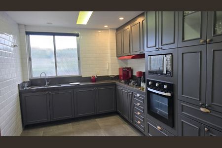Apartamento à venda com 120m², 2 quartos e 2 vagasCozinha