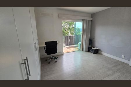 Quarto de apartamento à venda com 2 quartos, 120m² em Vila Valqueire, Rio de Janeiro