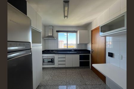 Apartamento para alugar com 106m², 3 quartos e 2 vagasCozinha