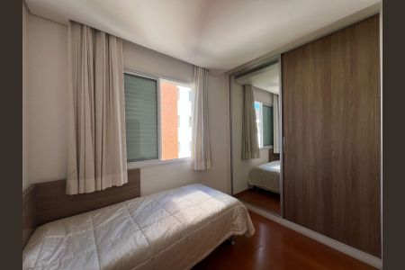 Apartamento para alugar com 106m², 3 quartos e 2 vagasQuarto 2