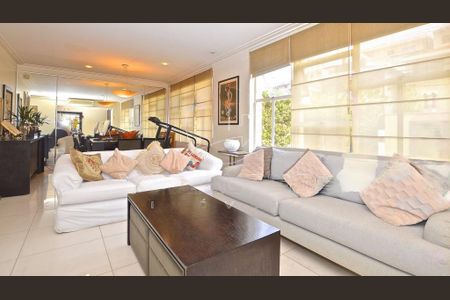 Casa à venda com 5 quartos, 159m² em Vila Madalena, São Paulo