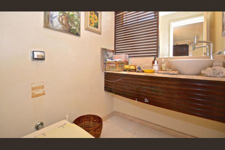 Casa à venda com 159m², 5 quartos e 4 vagas