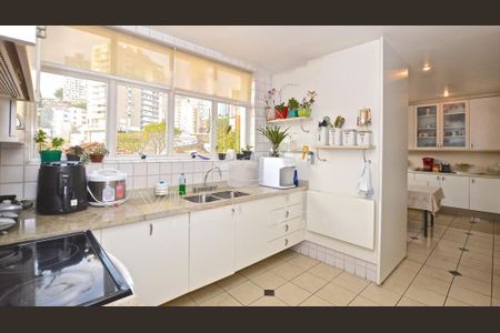 Casa à venda com 159m², 5 quartos e 4 vagas