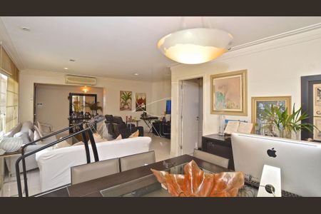 Casa à venda com 5 quartos, 159m² em Vila Madalena, São Paulo