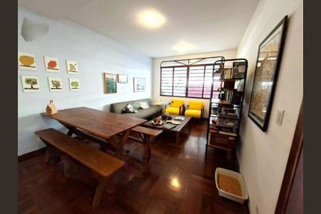 Casa à venda com 145m², 5 quartos e 2 vagas