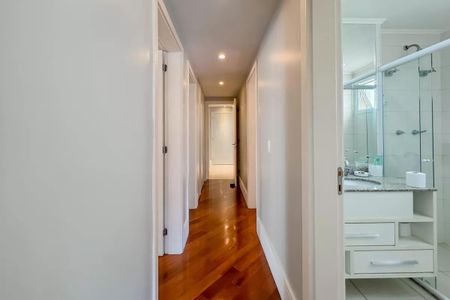 Apartamento à venda com 247m², 4 quartos e 4 vagas