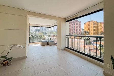 Apartamento à venda com 247m², 4 quartos e 4 vagas