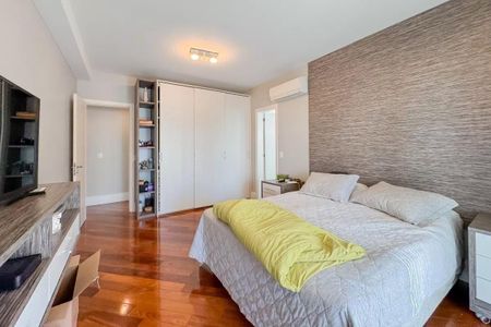 Apartamento à venda com 247m², 4 quartos e 4 vagas