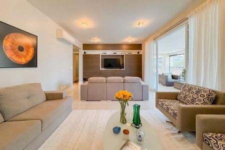 Apartamento à venda com 247m², 4 quartos e 4 vagas