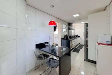 Apartamento à venda com 247m², 4 quartos e 4 vagas