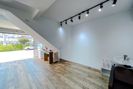 Sala de casa à venda com 2 quartos, 69m² em Vila Bertioga, São Paulo