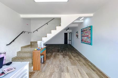 Sala de casa à venda com 2 quartos, 69m² em Vila Bertioga, São Paulo