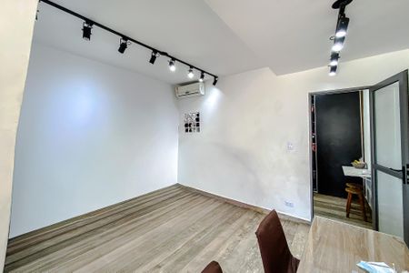 Sala de casa à venda com 2 quartos, 69m² em Vila Bertioga, São Paulo