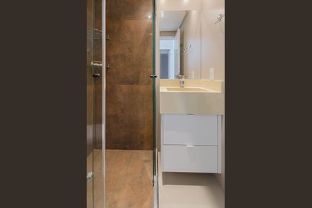 Banheiro de apartamento à venda com 1 quarto, 45m² em Vila Monumento, São Paulo