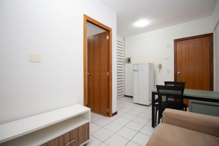 Sala de kitnet/studio para alugar com 1 quarto, 26m² em Asa Norte, Brasília