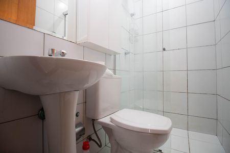 Banheiro da Suíte de kitnet/studio para alugar com 1 quarto, 26m² em Asa Norte, Brasília