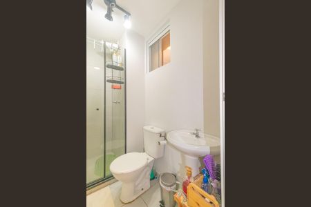 Banheiro de apartamento à venda com 2 quartos, 44m² em Centro, Canoas