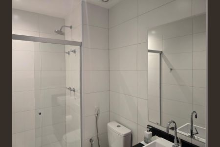 Banheiro Social de kitnet/studio para alugar com 1 quarto, 29m² em Centro, Guarulhos
