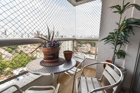 Apartamento à venda com 136m², 4 quartos e 2 vagas Apartamento à venda com 136m², 4 quartos e 2 vagasVaranda
