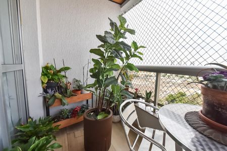 Apartamento à venda com 136m², 4 quartos e 2 vagas Apartamento à venda com 136m², 4 quartos e 2 vagasVaranda