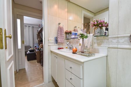 Apartamento à venda com 136m², 4 quartos e 2 vagas Apartamento à venda com 136m², 4 quartos e 2 vagasBanheiro