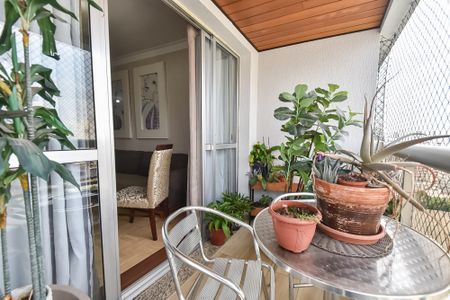 Apartamento à venda com 136m², 4 quartos e 2 vagas Apartamento à venda com 136m², 4 quartos e 2 vagasVaranda