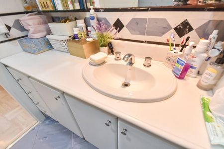 Apartamento à venda com 136m², 4 quartos e 2 vagas Apartamento à venda com 136m², 4 quartos e 2 vagasBanheiro da suíte