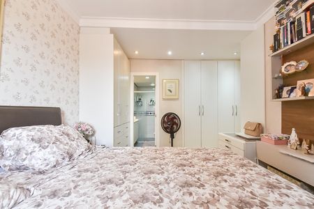 Apartamento à venda com 136m², 4 quartos e 2 vagas Apartamento à venda com 136m², 4 quartos e 2 vagasSuíte