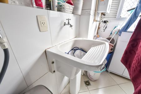 Apartamento à venda com 136m², 4 quartos e 2 vagas Apartamento à venda com 136m², 4 quartos e 2 vagasÁrea de serviço