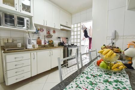 Apartamento à venda com 136m², 4 quartos e 2 vagas Apartamento à venda com 136m², 4 quartos e 2 vagasCozinha