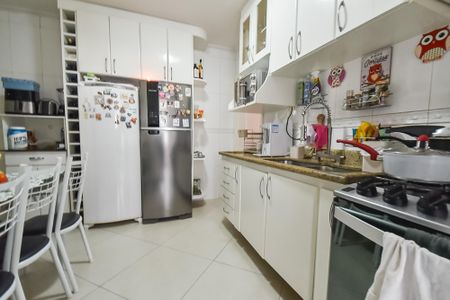Apartamento à venda com 136m², 4 quartos e 2 vagas Apartamento à venda com 136m², 4 quartos e 2 vagasCozinha