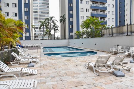 Apartamento à venda com 136m², 4 quartos e 2 vagas Apartamento à venda com 136m², 4 quartos e 2 vagasÁrea comum - Piscina