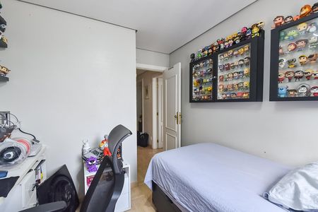 Apartamento à venda com 136m², 4 quartos e 2 vagas Apartamento à venda com 136m², 4 quartos e 2 vagasQuarto 2