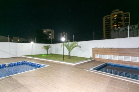Apartamento à venda com 63m², 2 quartos e 2 vagas Apartamento à venda com 63m², 2 quartos e 2 vagasÁrea comum - Piscina