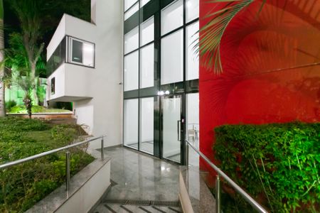 Apartamento à venda com 63m², 2 quartos e 2 vagas Apartamento à venda com 63m², 2 quartos e 2 vagasEntrada do Condomínio
