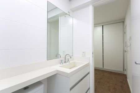 Apartamento à venda com 63m², 2 quartos e 2 vagas Apartamento à venda com 63m², 2 quartos e 2 vagasBanheiro da Suíte