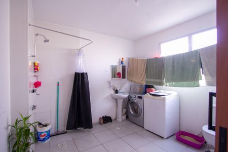 Banheiro de apartamento para alugar com 1 quarto, 40m² em Amendoeira, São Gonçalo