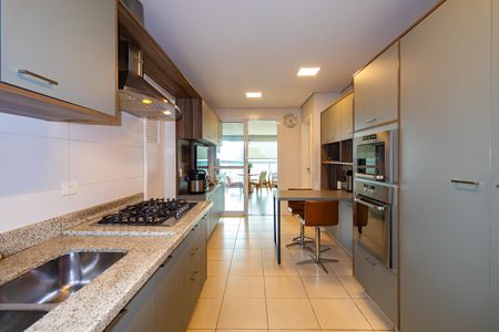 Apartamento à venda com 184m², 3 quartos e 3 vagas