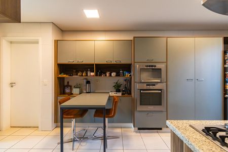 Apartamento à venda com 184m², 3 quartos e 3 vagas