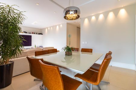 Apartamento para alugar com 3 quartos, 184m² em Vila Suzana, São Paulo