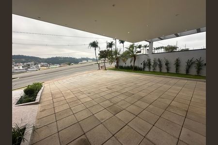 Casa de condomínio à venda com 323m², 4 quartos e 6 vagas Casa de condomínio à venda com 323m², 4 quartos e 6 vagasGaragem