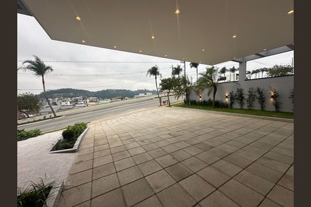 Casa de condomínio à venda com 323m², 4 quartos e 6 vagas Casa de condomínio à venda com 323m², 4 quartos e 6 vagasGaragem
