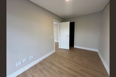 Casa de condomínio à venda com 323m², 4 quartos e 6 vagas Casa de condomínio à venda com 323m², 4 quartos e 6 vagasSuíte 1