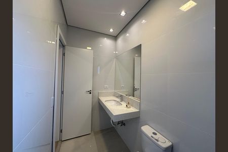 Casa de condomínio à venda com 323m², 4 quartos e 6 vagas Casa de condomínio à venda com 323m², 4 quartos e 6 vagasBanheiro da Suíte 4