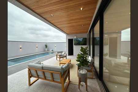 Casa de condomínio à venda com 323m², 4 quartos e 6 vagas Casa de condomínio à venda com 323m², 4 quartos e 6 vagasVaranda